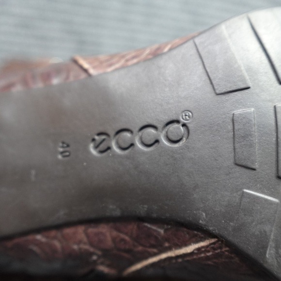 ECCO Boots Womens 9.5 Brown Croc Crocodile Zip Knee high Heels - Picture 7 of 11